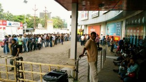 Long Queues for JIO SIMs